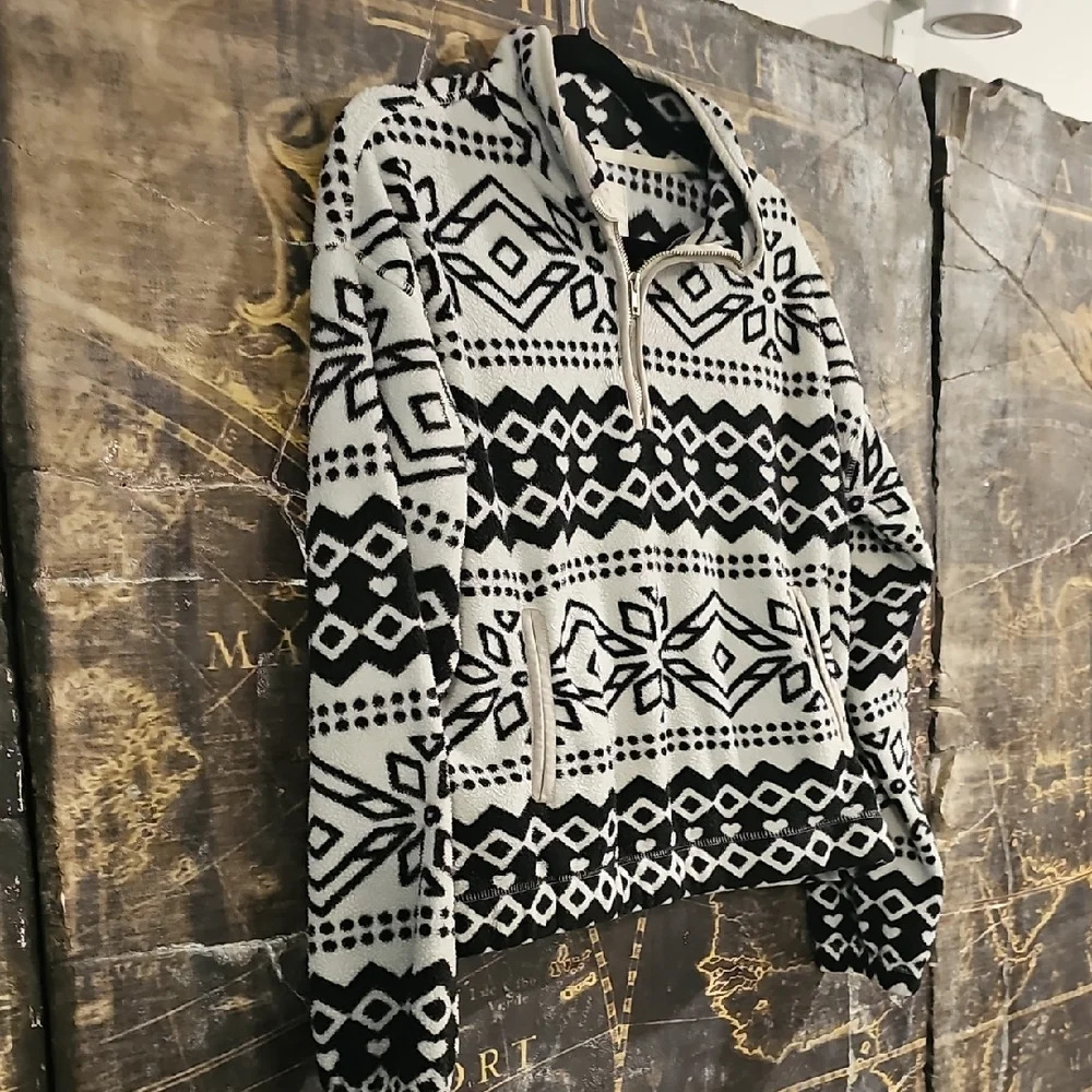 Thread & Supply Black And White Patterned Sweater - image 3